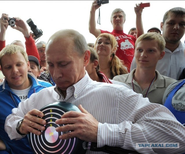 Ломаю спички, гну бумагу...