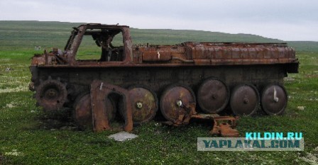 Под Новосибирском в грязи застрял танк