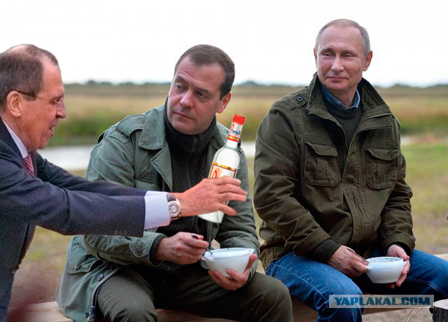 Рыбалка с президентом на озере Ильмень.