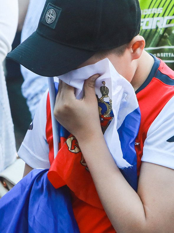 Маленькая очаровательная болельщица сборной России навела свои порядки в Москве