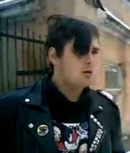 Девушка, почему без маски?