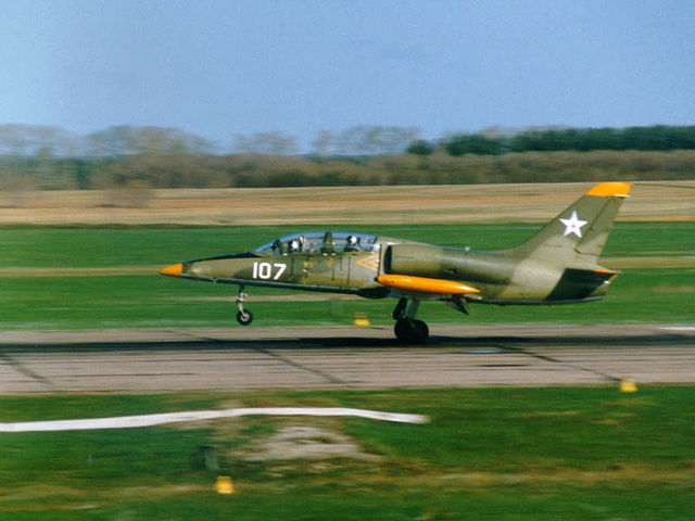 Л-39(L-39C), "Летающая парта"