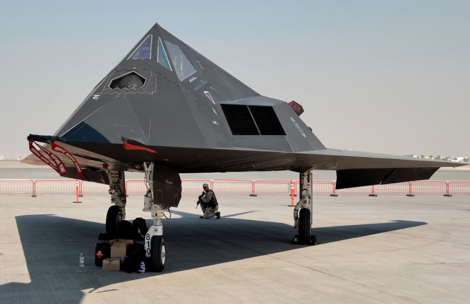 Ф 117 стелс. F-117 nighthawk. F-117 "найт хок". Стелс-бомбардировщик b-2. Самолет невидимка 5 букв сканворд.