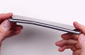 Apple прислала двухчемоданный комплект с инструментами весом 36 кг на замену тридцатиграммовой батареи в iPhone 13 mini