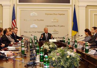 Медведев о возможных поставках оружия Южной Кореей Киеву