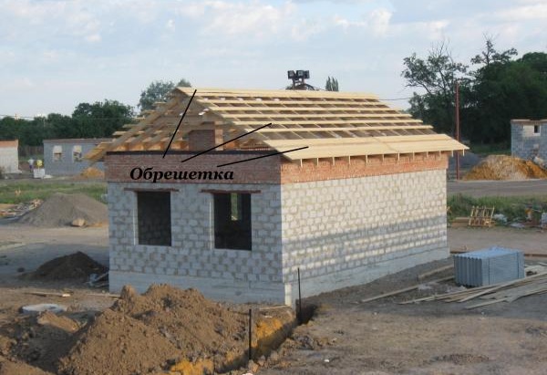 Изготовление двухскатной крыши