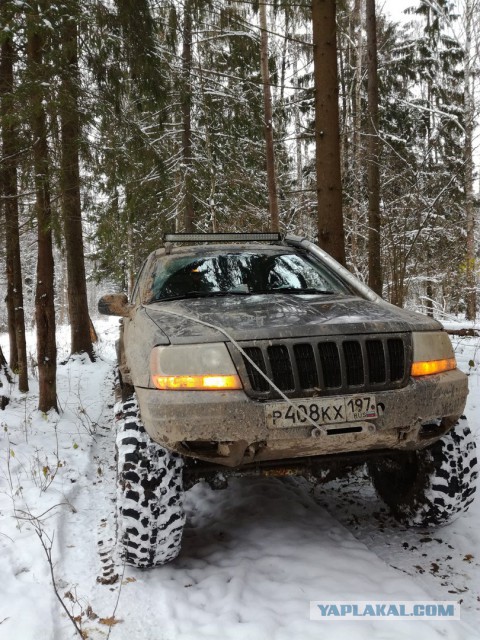 Старый Grand Cherokee, на тестовой трассе "Jeep Territory"
