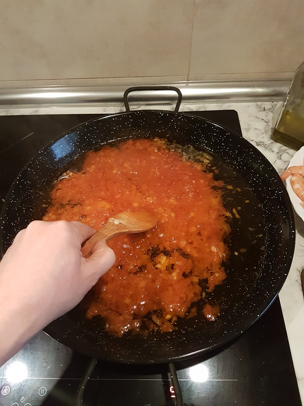 Настоящая Испания изнутри: как готовят паэлью из морепродуктов сами испанцы