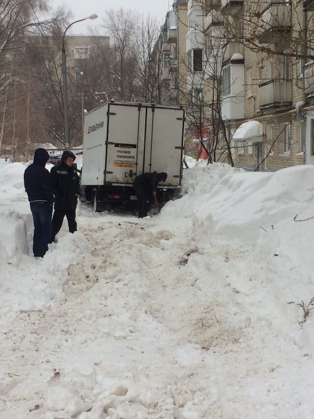 Саратовцы начали массово подписывать петицию за введение в городе режима ЧС