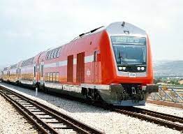 В Швеции девушка столкнула незнакомого ей мужчину прямо под приближающийся поезд.