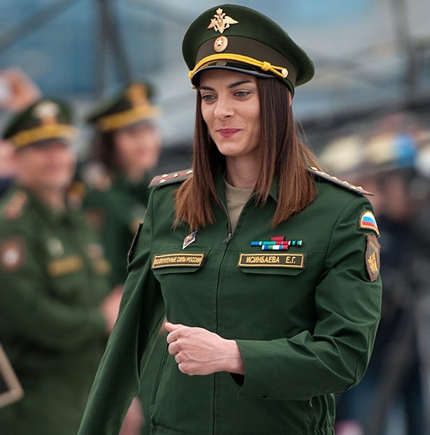 Елена Исинбаева закрыла благотворительный фонд в России
