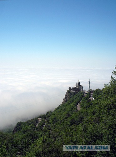 По майскому Крыму