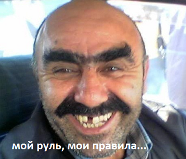 Мотоциклист лоб в лоб столкнулся с выехавшей на "встречку" легковушкой.