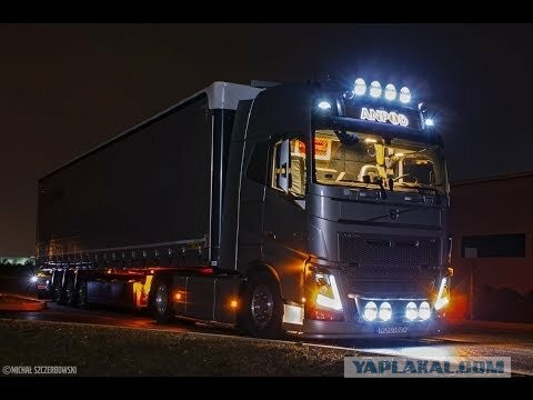 Зачем дальнобойщики кидают болты в встречный автомобиль