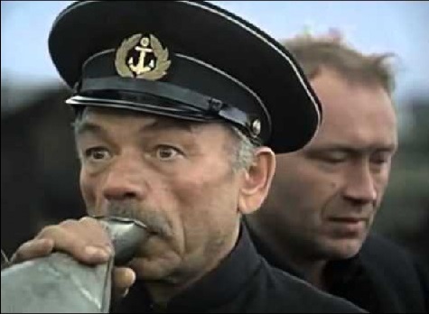 Житель Ростова-на-Дону отчитывает людей в форме за перекрытие улиц города