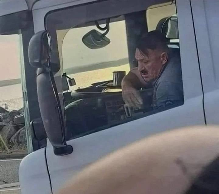 Этот мужчина не спит уже три дня подряд