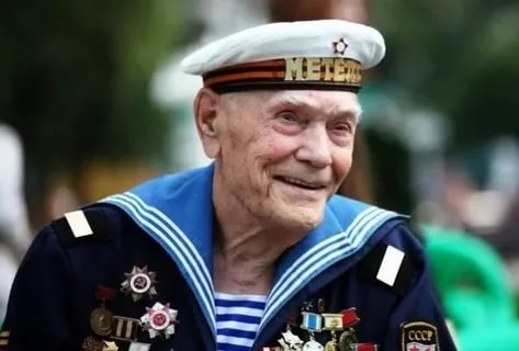 «Непокоренный»-моряк, всю войну прошагавший по земле
