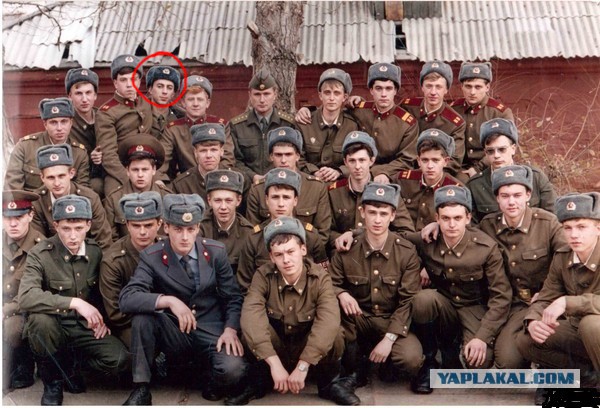Кто на фотке писаря найдет штабного?