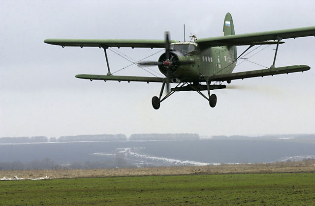 На Урале пилот с 12 собутыльниками угнал самолёт