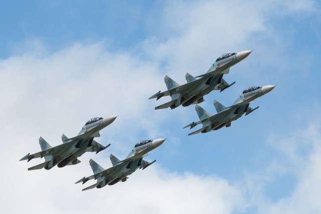 "Русские витязи" получили Су-30СМ