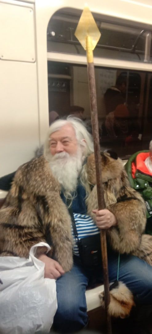 Модники из российского метрополитена на вторник