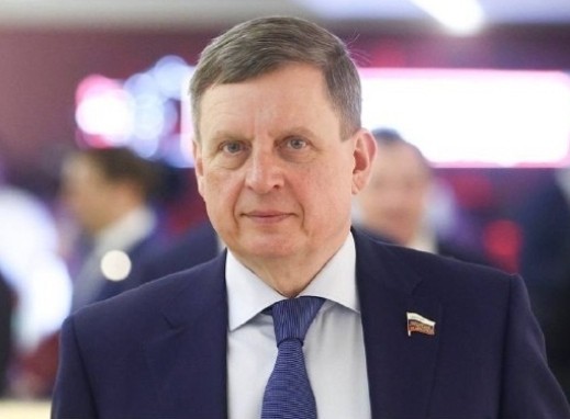 Началось: сенатор Епишин предложил втрое поднять налоги для самозанятых