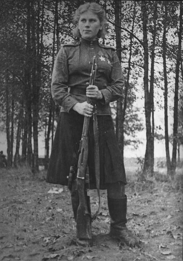 Фотографии связанных с историей Красной и Советской Армии.