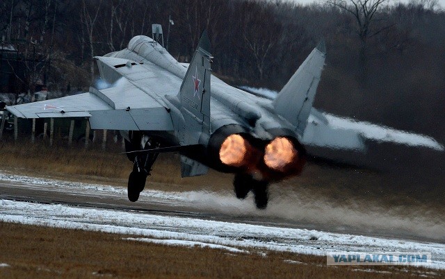 Момент крушения Су-34 в Ейске