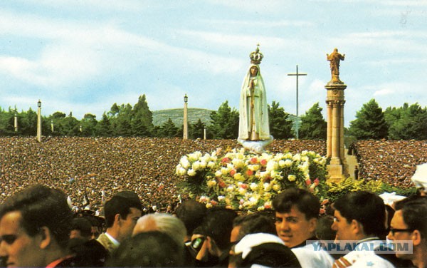 У гроба Папы Иоанна Павла II