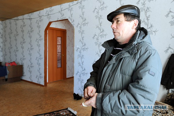Южноуралец построил дом из бутылок от шампанско