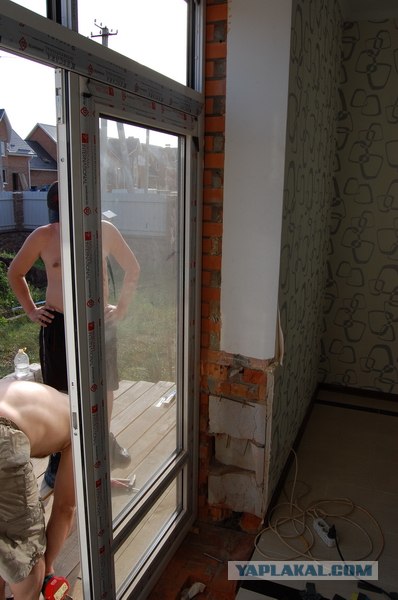 Литературное произведение о окне и руках