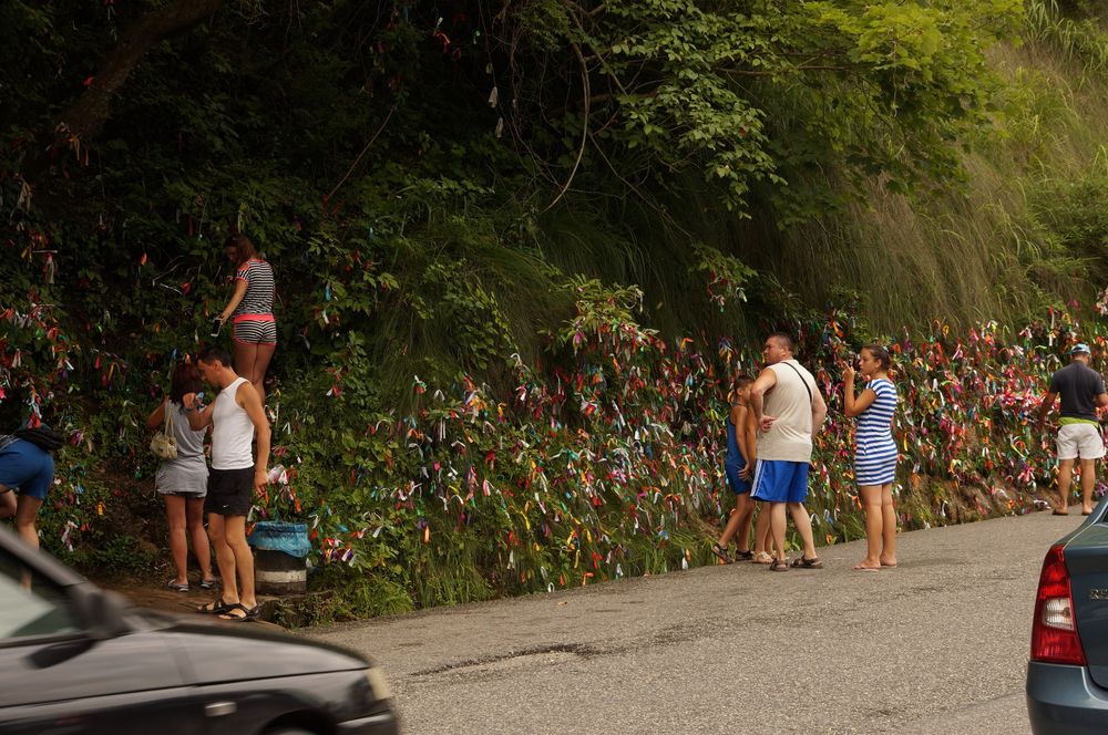 Документы для пересечения абхазской границы. Можно ли ездить в абхазию. Можно ли ездить в абхазию. Вероника шапковская абхазия. Горные дороги абхазии.