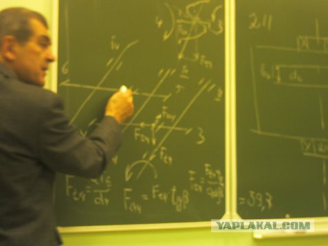 Педагог от бога - сразу расставил приоритеты, сделайте эту дичь и больше не отвлекайтесь