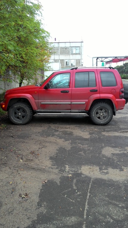 Старый Grand Cherokee, на тестовой трассе "Jeep Territory"