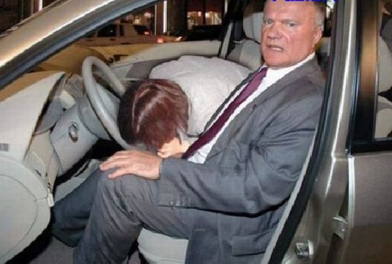 Снимки политиков, сделанные в нужный момент