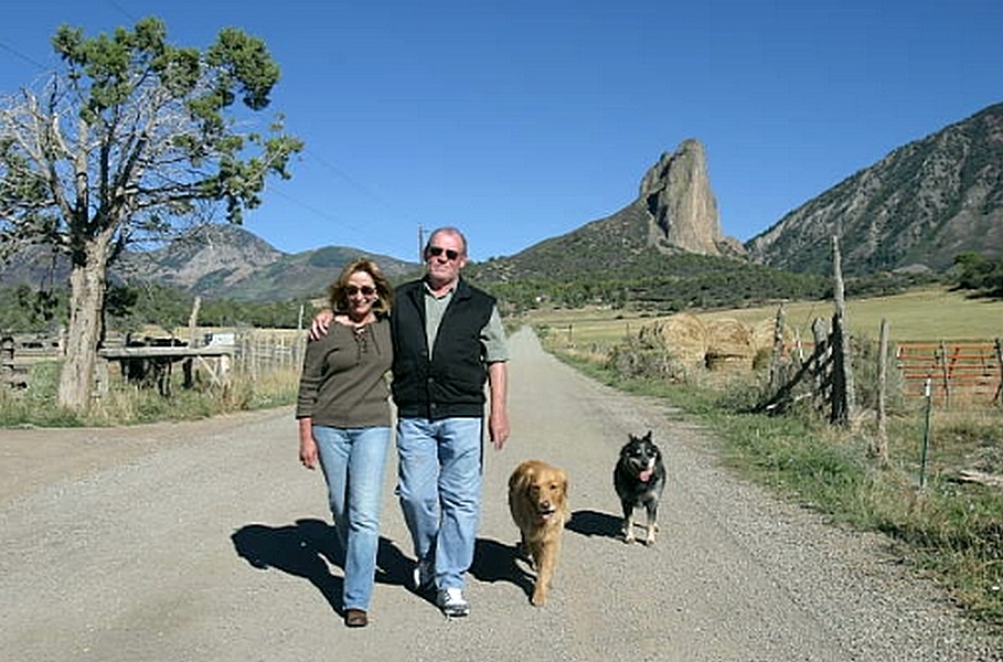 57. Джо Кокер на своём "Ранчо бешеных собак" в Колорадо. 
