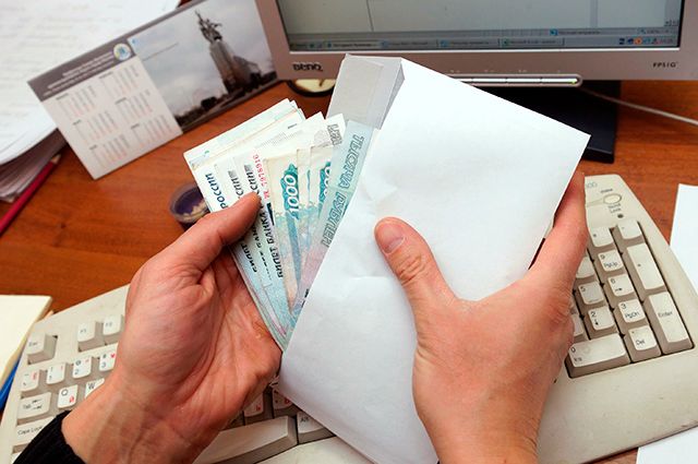 Получать зарплату в «конвертах» готовы 44 процента россиян