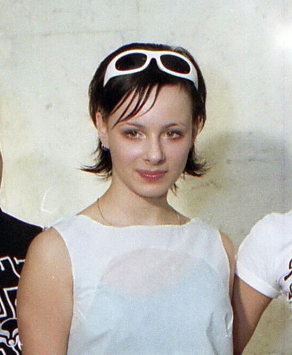 Девчата из 90-х и 00-х