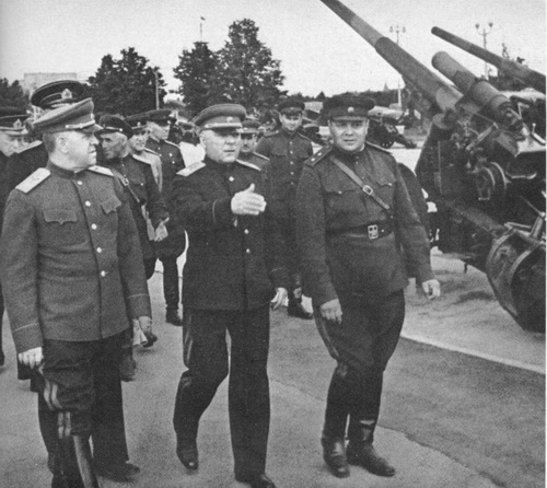 Выставка трофейного вооружения в парке Горького, 1943 г