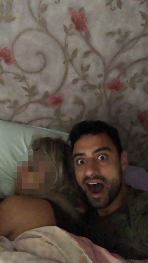 Футболист сделал селфи в постели с чужой женой, и очень скоро его зарезал муж