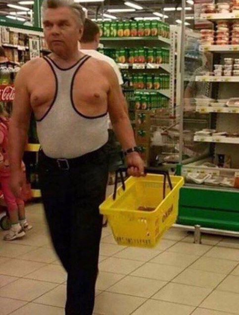 На что смотрят женщины, когда обращают внимание на мужчину?