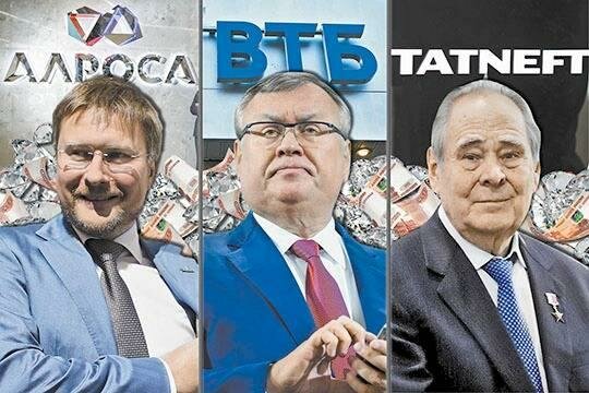 В Якутии неизвестный мужчина поджег ковры у Домов правительства