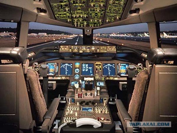 Ту-154М совершил экстренную посадку