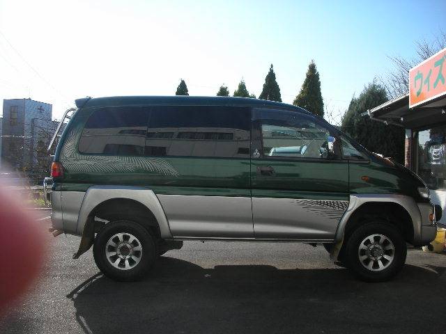 В Японии выпущена спецсерия Mitsubishi Delica D:5 для любителей отдыха на природе