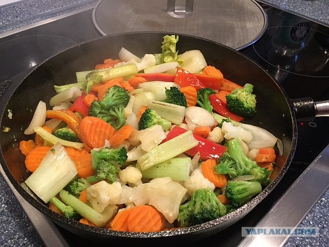 Свинина в горячем маринаде, с картохой и горохой