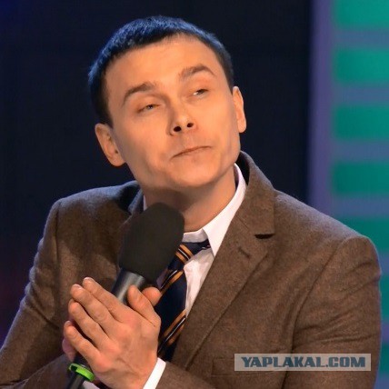 Баста рассказал, почему назвал Децла чмом