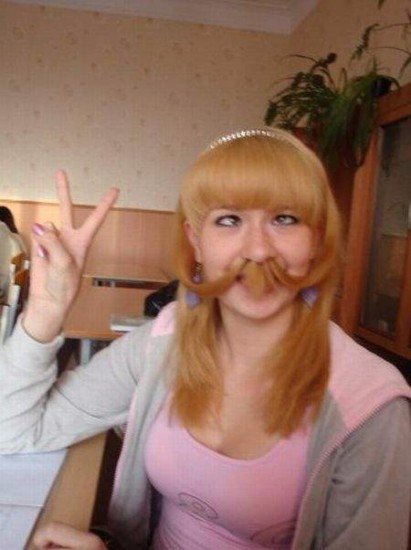 Дуры, хватит выёживаться перед фотиком
