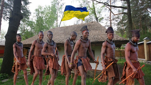 Лондон может выслать украинских беженцев в Африку