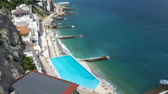 16 Бассейнов без границ