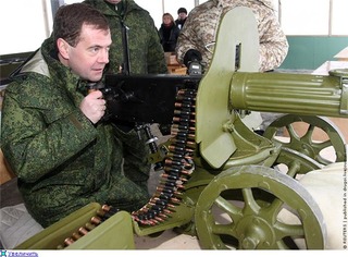 Вежливый ответ РУССКОГО человека на военные угрозы из США